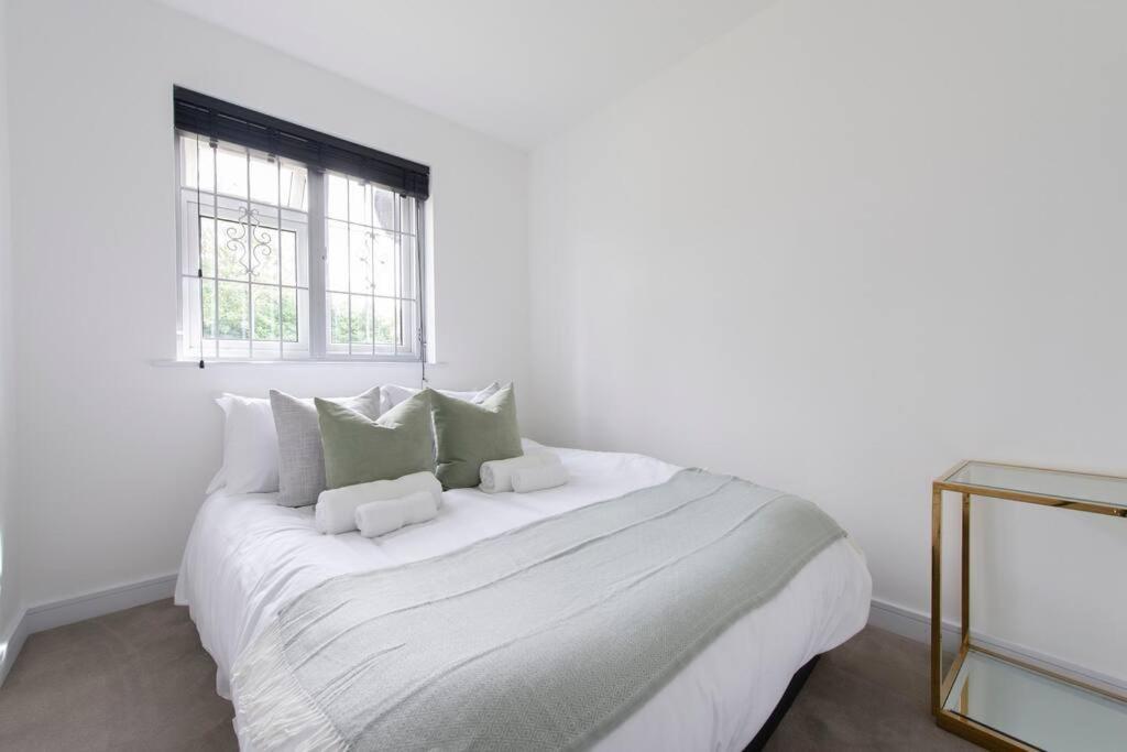 2 Bedroom Modern Urban Sanctuary 1Cc - Cherrydeal London Kültér fotó