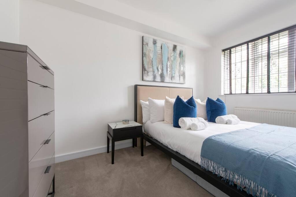 2 Bedroom Modern Urban Sanctuary 1Cc - Cherrydeal London Kültér fotó