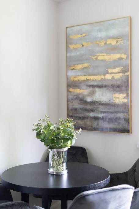 2 Bedroom Modern Urban Sanctuary 1Cc - Cherrydeal London Kültér fotó