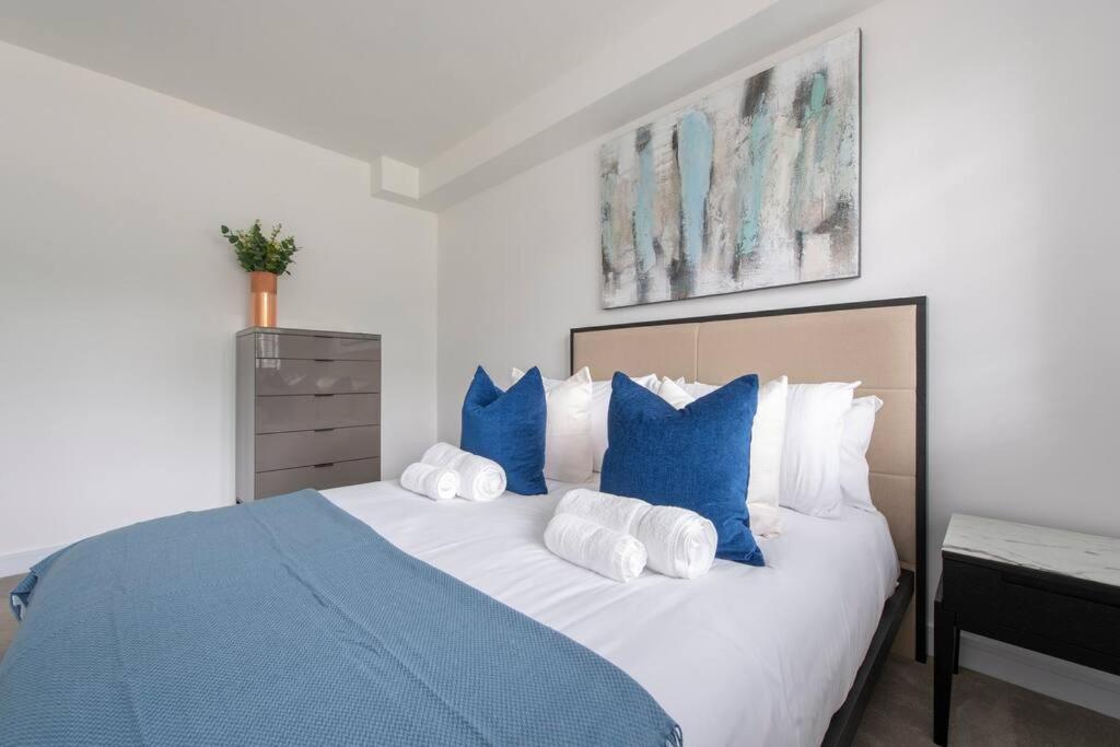 2 Bedroom Modern Urban Sanctuary 1Cc - Cherrydeal London Kültér fotó