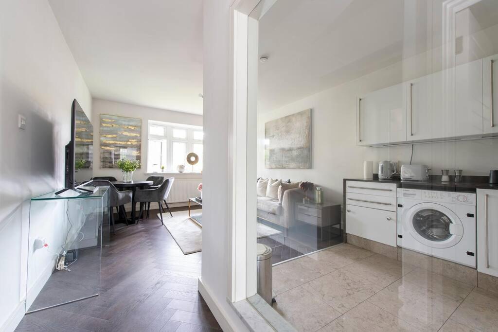 2 Bedroom Modern Urban Sanctuary 1Cc - Cherrydeal London Kültér fotó