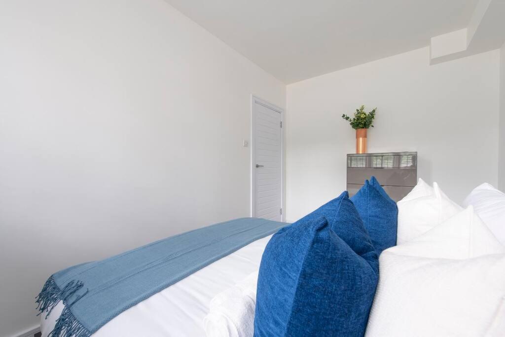 2 Bedroom Modern Urban Sanctuary 1Cc - Cherrydeal London Kültér fotó
