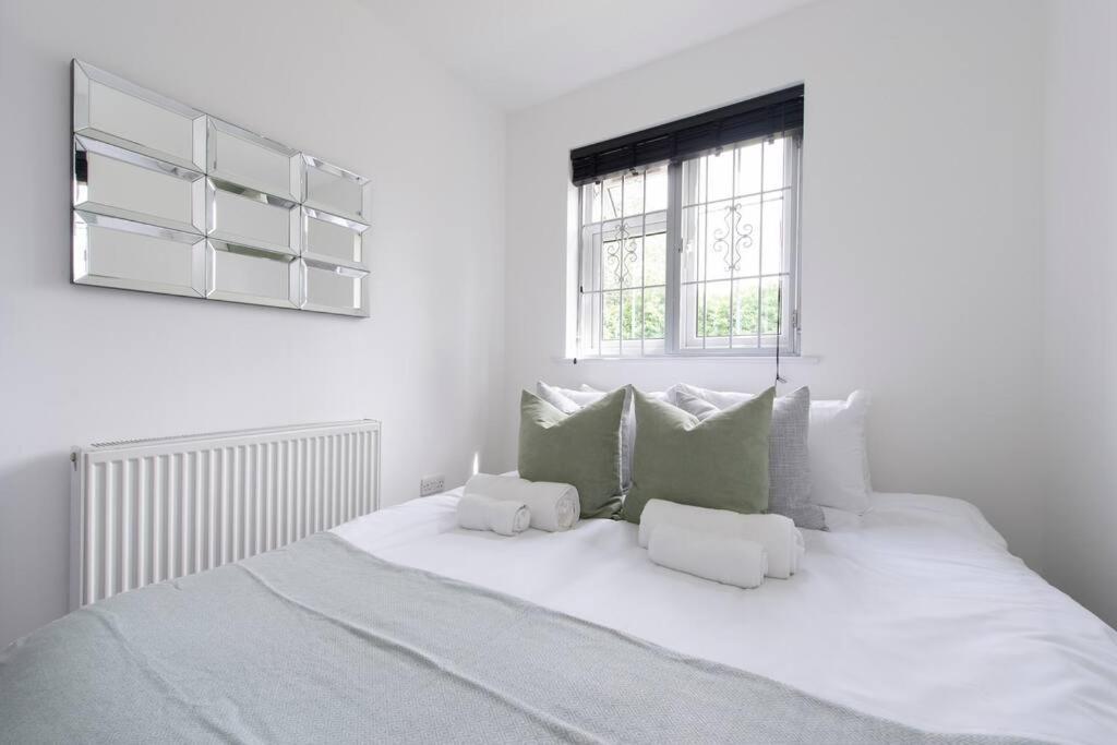 2 Bedroom Modern Urban Sanctuary 1Cc - Cherrydeal London Kültér fotó